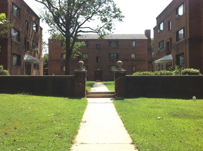 Forest Glen Apartments