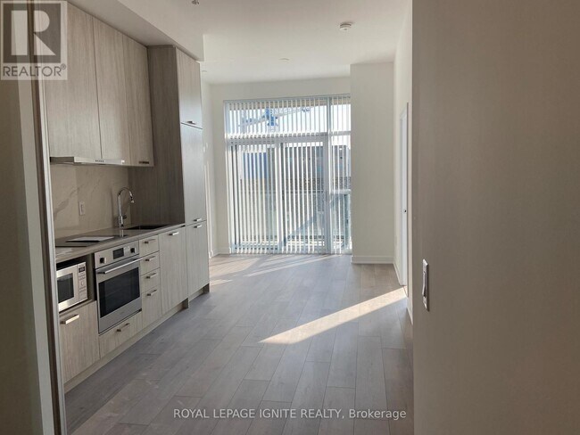 10 Honeycrisp Cres in Vaughan, ON - Building Photo - Building Photo