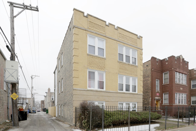 5215 W Potomac Ave in Chicago, IL - Building Photo - Building Photo