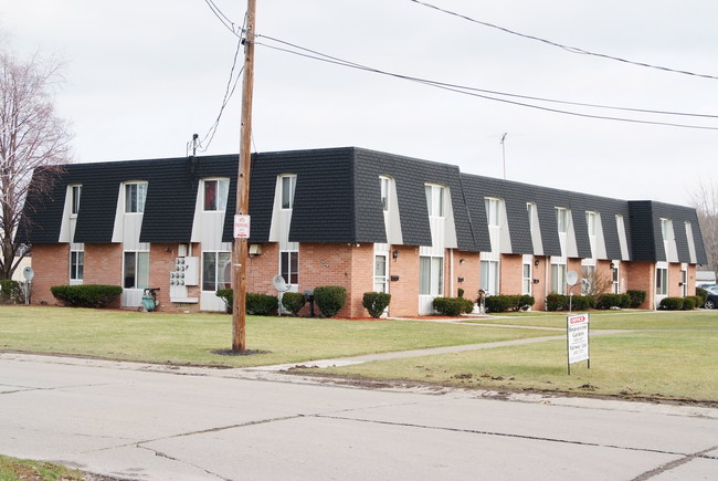 Beavercrest Gardens in Lorain, OH - Building Photo - Building Photo