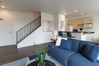 1122U in Berkeley, CA - Building Photo - Interior Photo