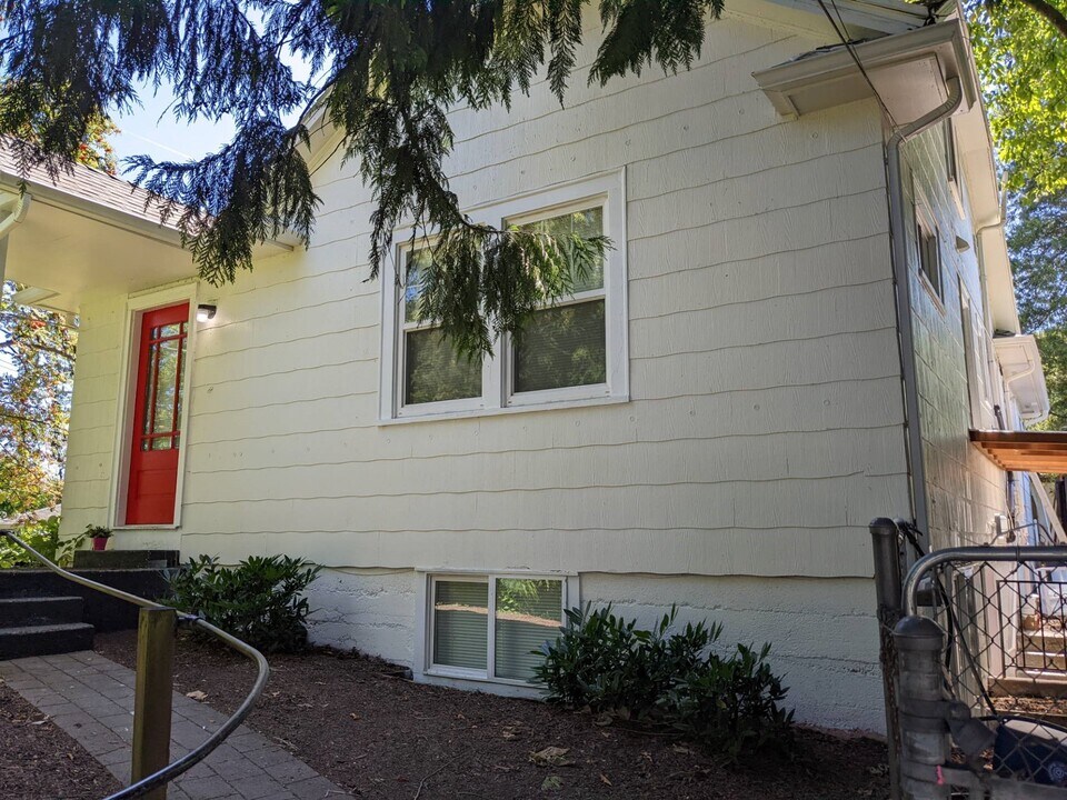 2209 E Roanoke St, Unit B in Seattle, WA - Foto de edificio