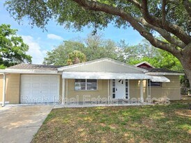 2552 Chancery Dr in Holiday, FL - Building Photo