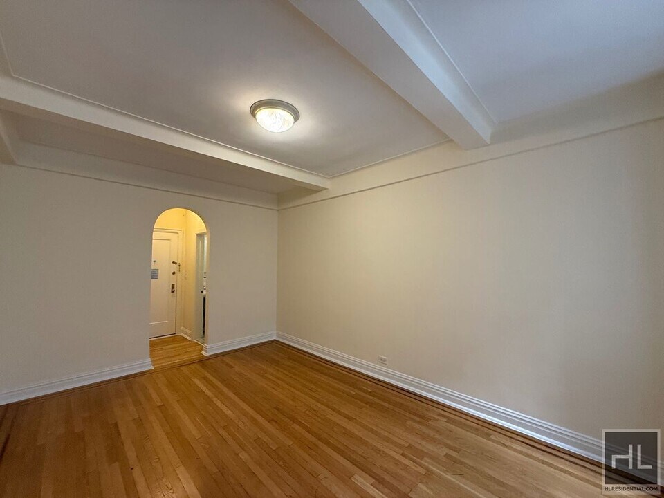 SECOND AVENUE in New York, NY - Building Photo