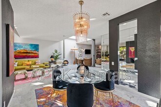 1317 E Amado Rd in Palm Springs, CA - Building Photo - Building Photo