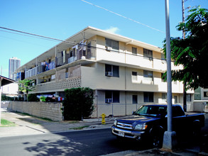 915 Birch St in Honolulu, HI - Building Photo - Building Photo