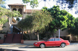 518 Raymond Avenue in Santa Monica, CA - Building Photo