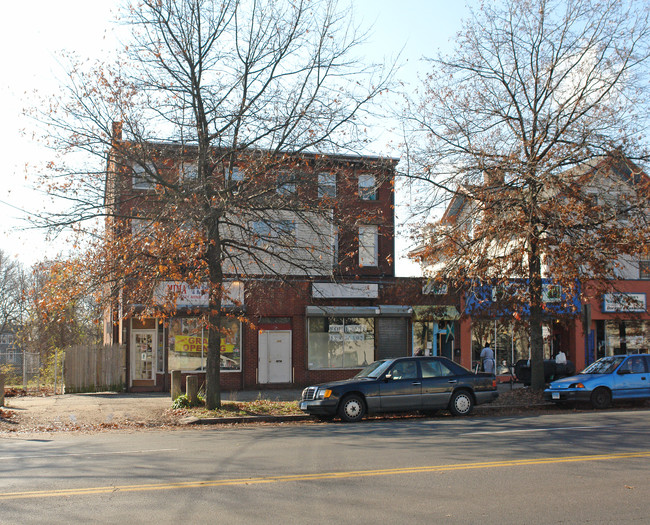 366 Whalley Ave in New Haven, CT - Foto de edificio - Building Photo