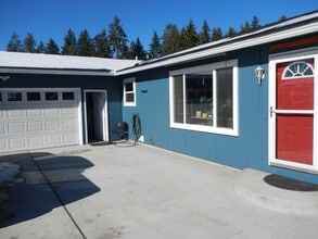 14328 Sylvan Dr in Bigfork, MT - Building Photo - Building Photo