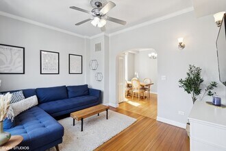 2515 W Augusta Blvd in Chicago, IL - Building Photo - Building Photo