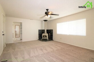 21627 7 Lakes Rd in Redding, CA - Building Photo - Building Photo