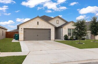 6808 Cetera Xing in Converse, TX - Building Photo - Building Photo