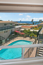 460 Camino Del Mar, Unit Beach Condo in Del Mar, CA - Foto de edificio - Building Photo