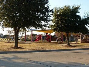 111 Waterford Dr in Wylie, TX - Foto de edificio - Building Photo