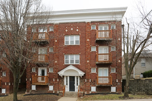 3113-3123 Thompson Ave Apartamentos