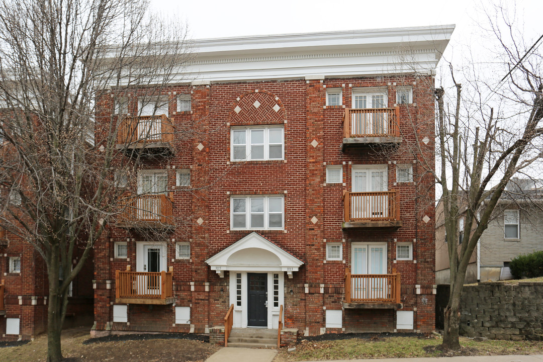 3113-3123 Thompson Ave in Kansas City, MO - Foto de edificio