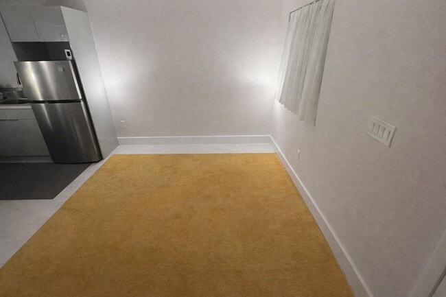 641 SW 28th Rd, Unit Rear in Miami, FL - Foto de edificio - Building Photo