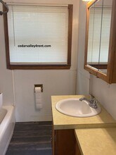 717 Bismark Ave in Waterloo, IA - Building Photo - Building Photo