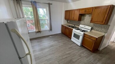 3737 N Kilpatrick Ave in Chicago, IL - Building Photo - Building Photo