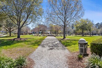108 Ingleside Dr in Summerville, SC - Foto de edificio - Building Photo