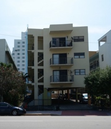 4021 Indian Creek Dr in Miami Beach, FL - Building Photo