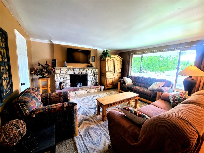 7000 S 2300 E in Cottonwood Heights, UT - Foto de edificio - Building Photo