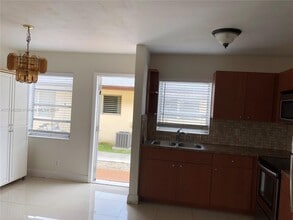 3525 Polk St in Hollywood, FL - Building Photo - Building Photo