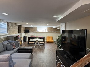 10015 S Longwood Dr, Unit Garden in Chicago, IL - Building Photo - Building Photo