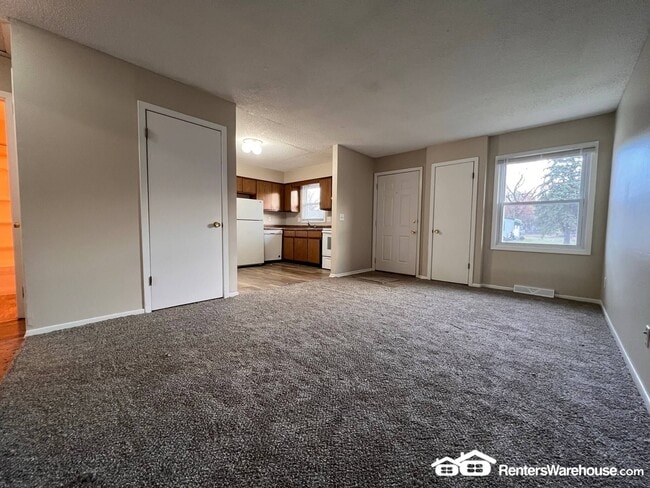 802 Hartford Ave in Des Moines, IA - Foto de edificio - Building Photo