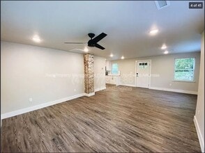 112 S University Ave, Unit A in Fayetteville, AR - Foto de edificio - Building Photo