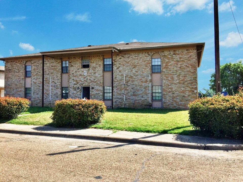 1117 Franklin St in Hutchins, TX - Building Photo