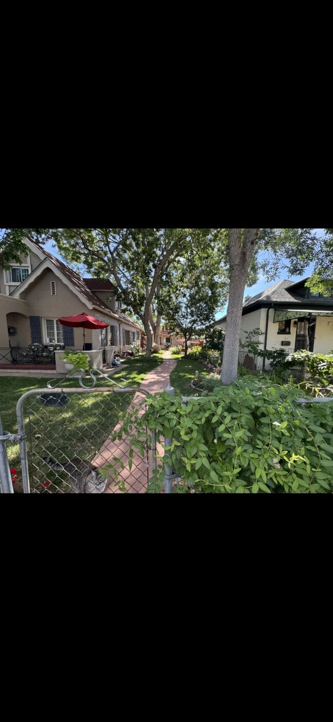 property at 352 S Pennsylvania St