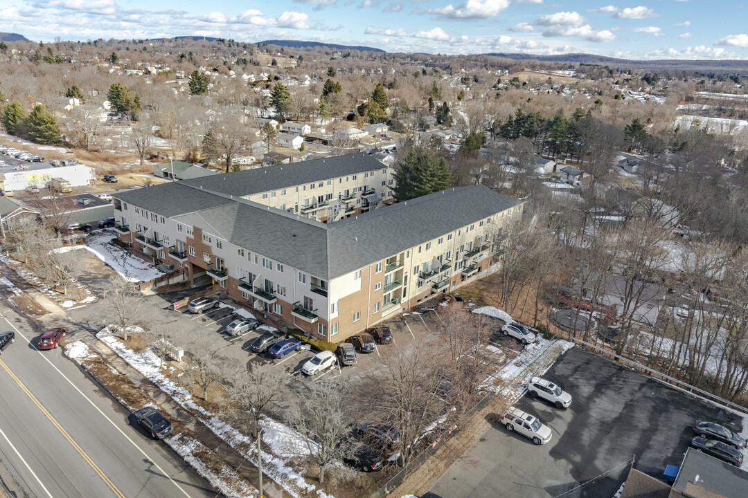 Broadview Condominium in Meriden, CT - Building Photo