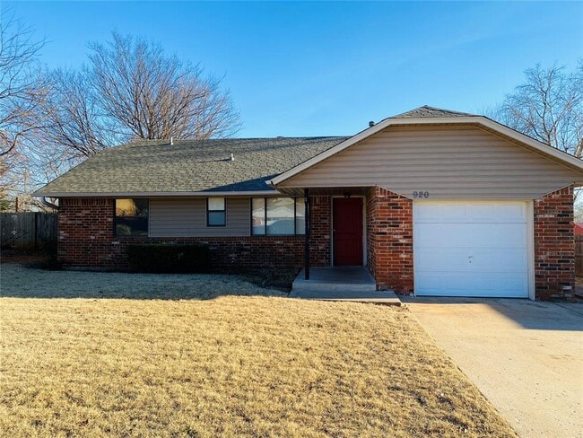 property at 920 Mockingbird Ln