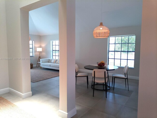 13473 Fountain View Blvd in Wellington, FL - Building Photo - Building Photo