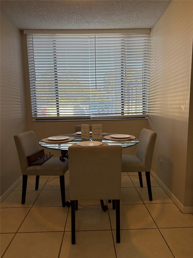 3300 NW 46th St in Fort Lauderdale, FL - Building Photo - Building Photo