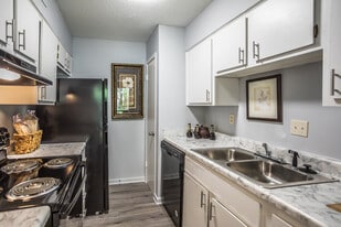 Crossings at Fox Meadows in Memphis, TN - Building Photo