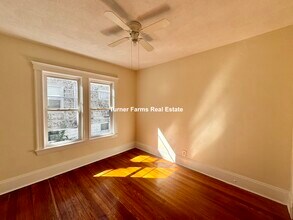 43 Warner St, Unit 1 in Medford, MA - Foto de edificio - Building Photo
