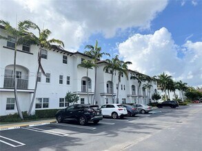 8850 NW 97th Ave, Unit 103 in Doral, FL - Building Photo - Building Photo
