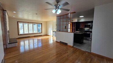 127 Ursini Dr in Hamden, CT - Building Photo - Building Photo