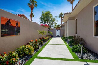 860 Mission Creek Dr in Palm Desert, CA - Building Photo - Building Photo