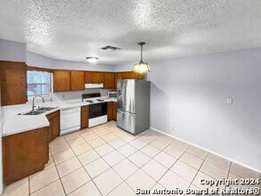 1019 Evening Dun St in San Antonio, TX - Building Photo - Building Photo