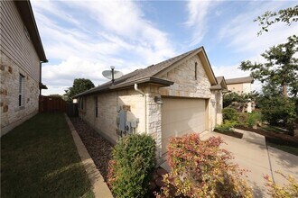 1813 Slate Creek Dr in Cedar Park, TX - Building Photo - Building Photo