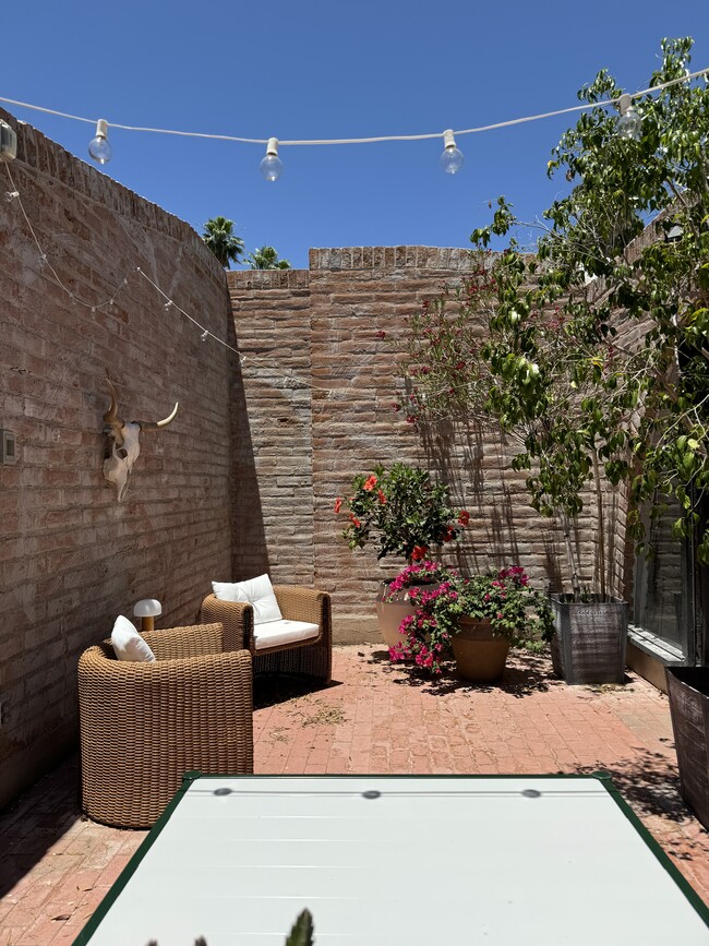 property at 621 W Las Lomitas Rd