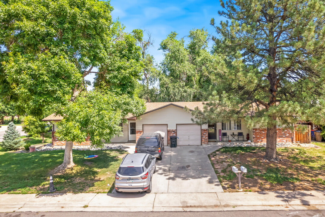 10381 W 12th Pl in Lakewood, CO - Building Photo