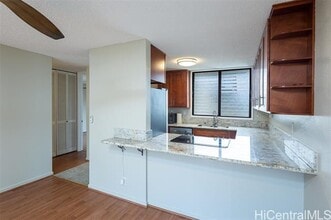 1015 Aoloa Pl in Kailua, HI - Building Photo - Building Photo