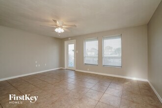 2582 Lake View Blvd in Port Charlotte, FL - Building Photo - Building Photo