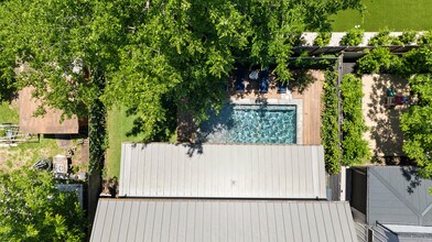 2107 Peach Tree St in Austin, TX - Building Photo - Building Photo