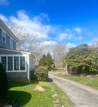 275 McCorrie Ln in Portsmouth, RI - Building Photo - Building Photo