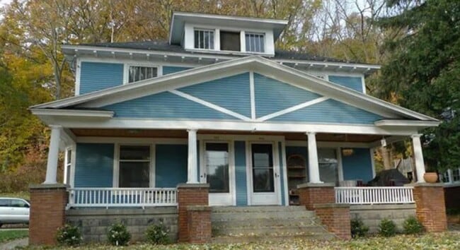 property at 501-503 Valley Ave NW